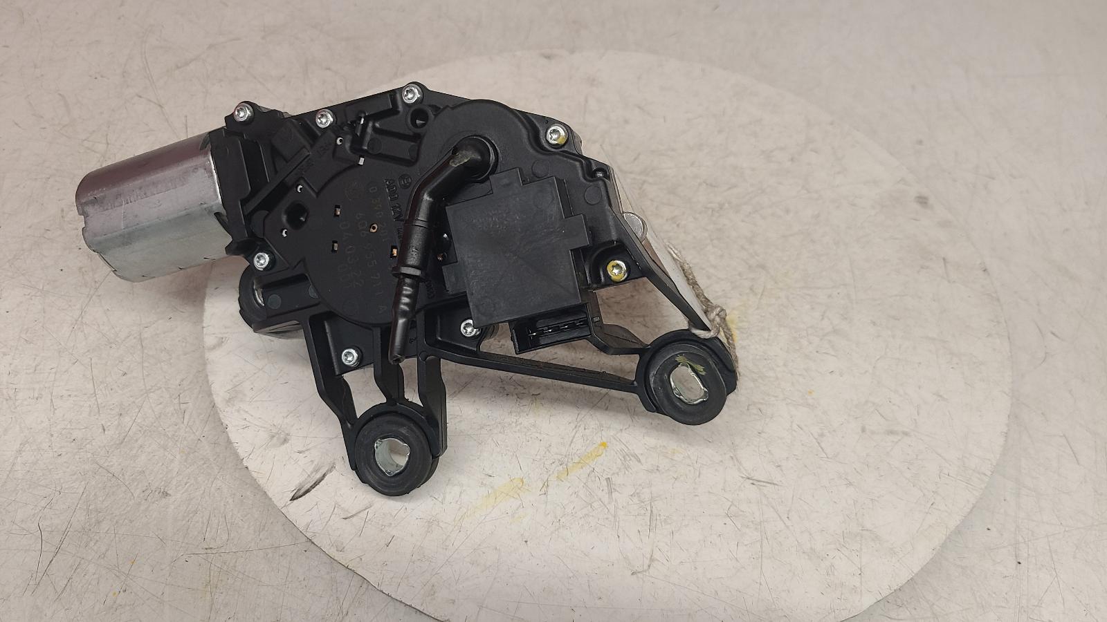 View Auto part Wiper Motor Rear Volkswagen Polo 2004