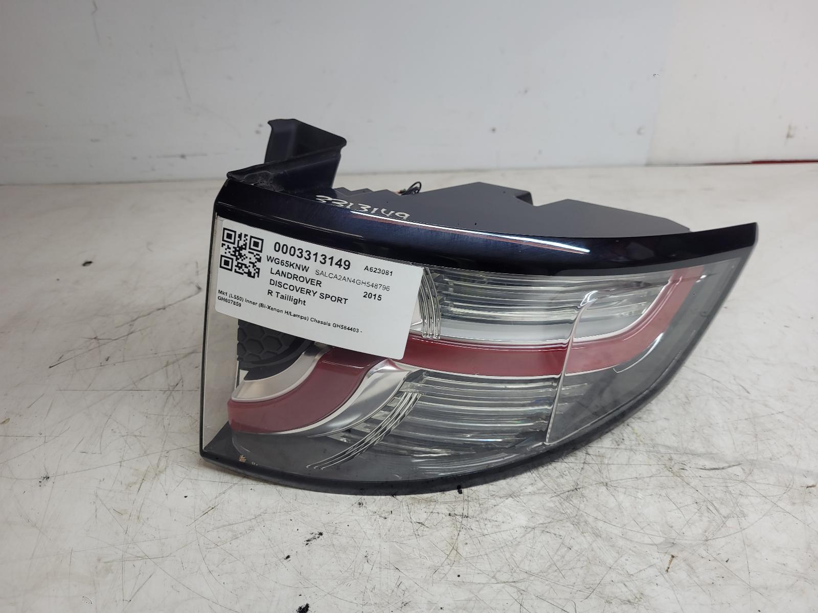 View Auto part R Taillight Land Rover Discovery Sport 2015
