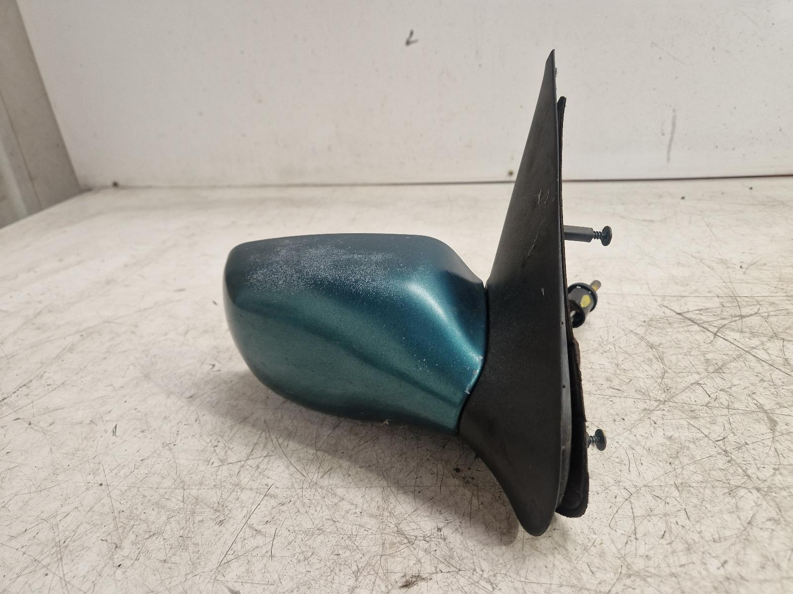 View Auto part R Door Mirror Ford Fiesta 1999