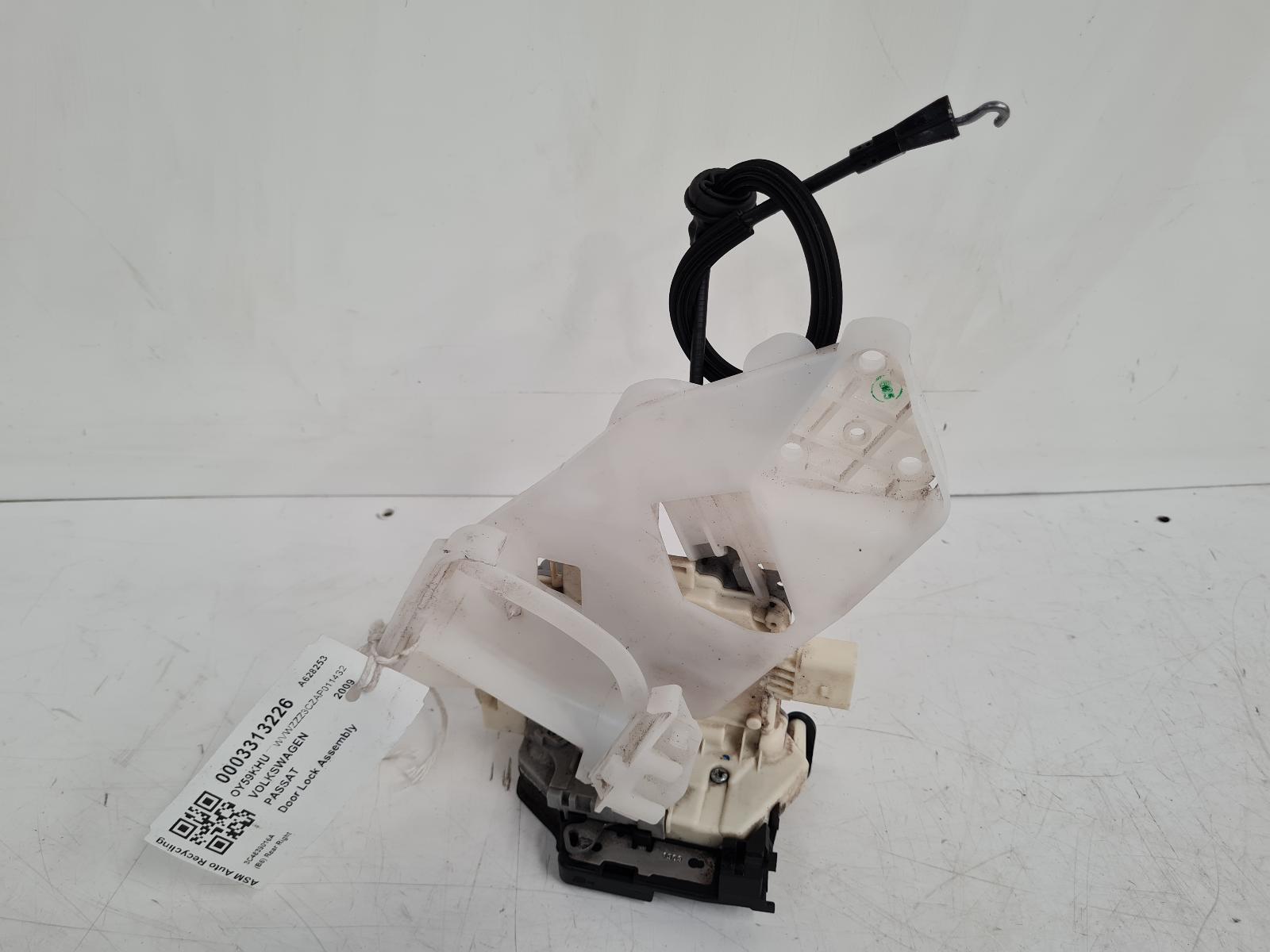 View Auto part Door Lock Assembly Volkswagen Passat 2009