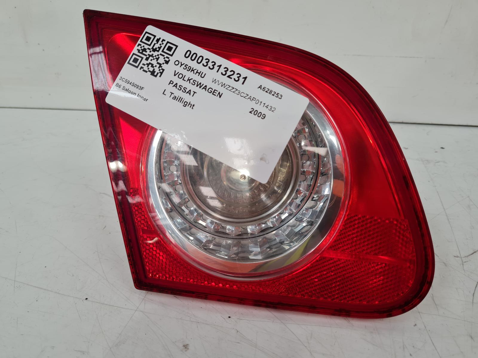 View Auto part L Taillight Volkswagen Passat 2009