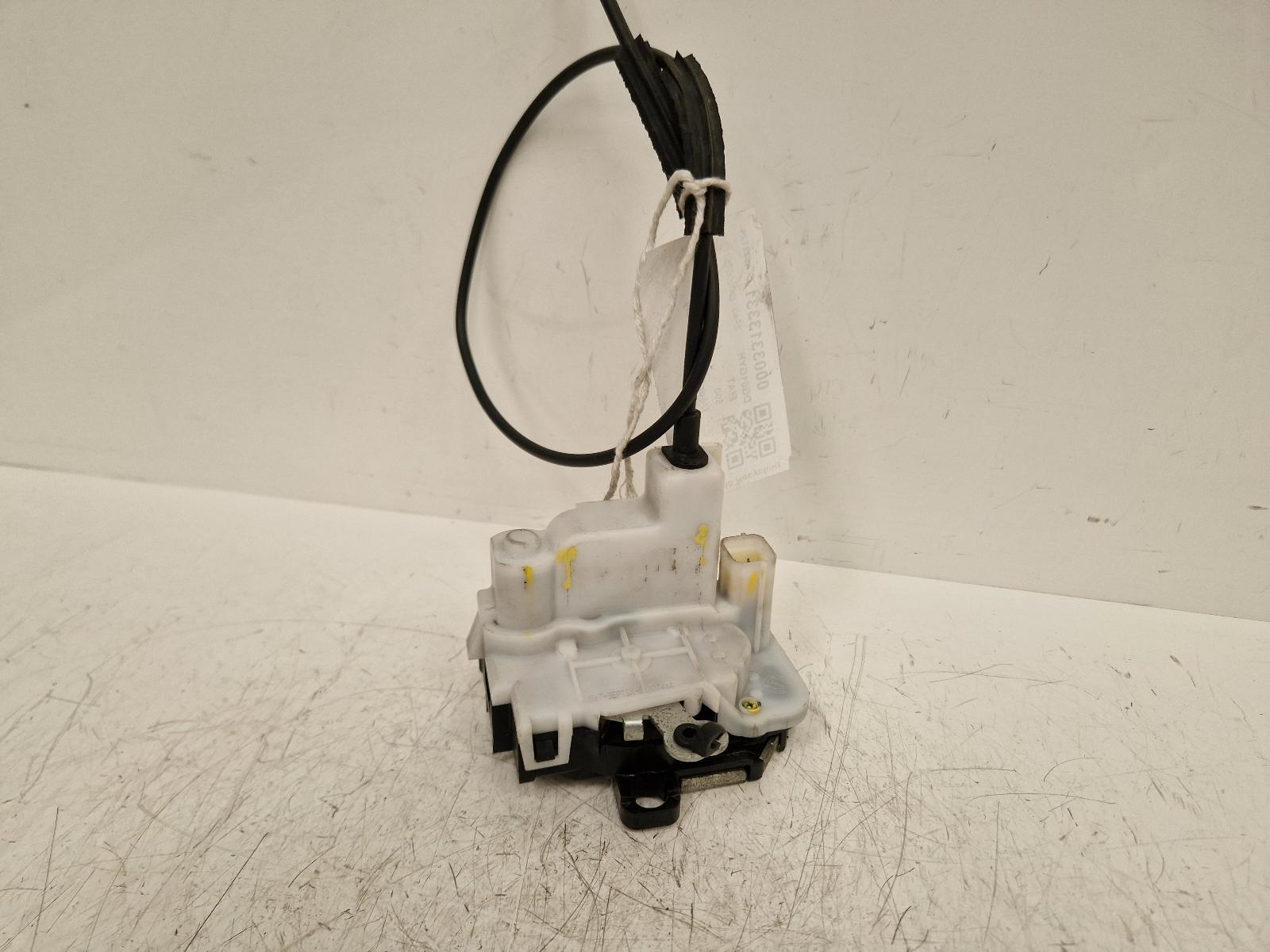 View Auto part Door Lock Assembly Fiat 500 2011