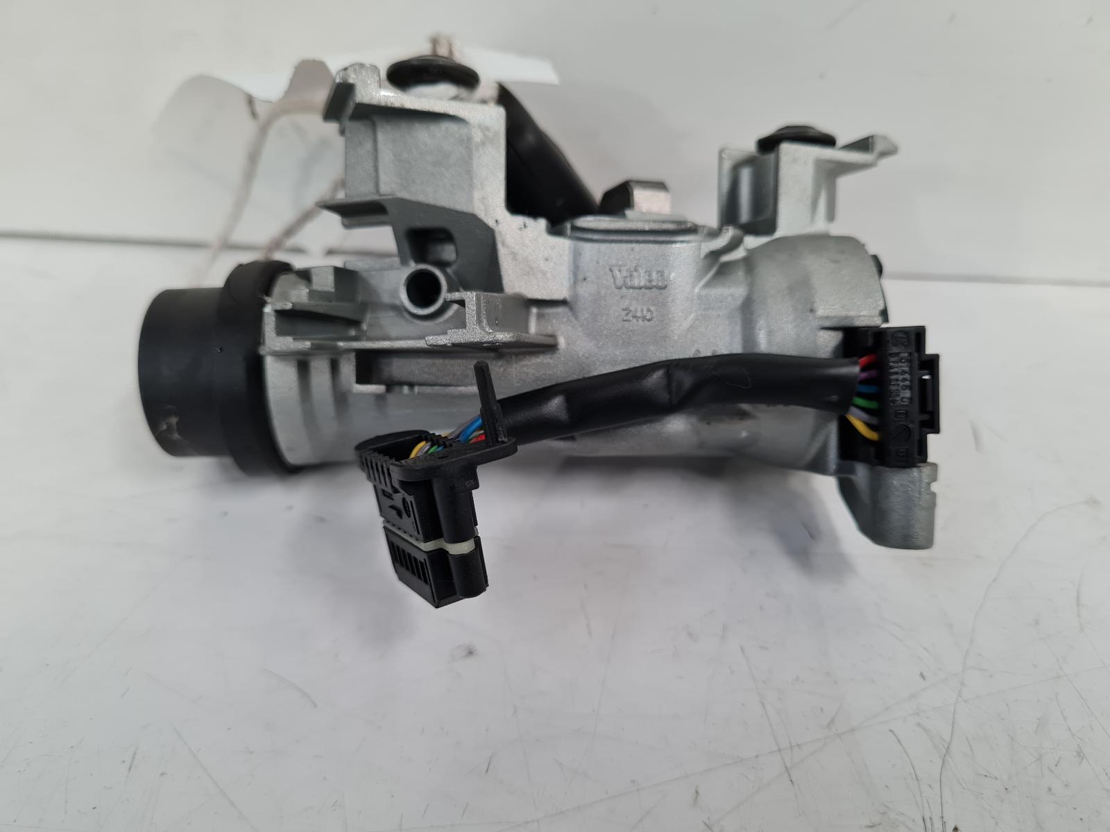 View Auto part Ignition W/Key Volkswagen Golf Plus 2007