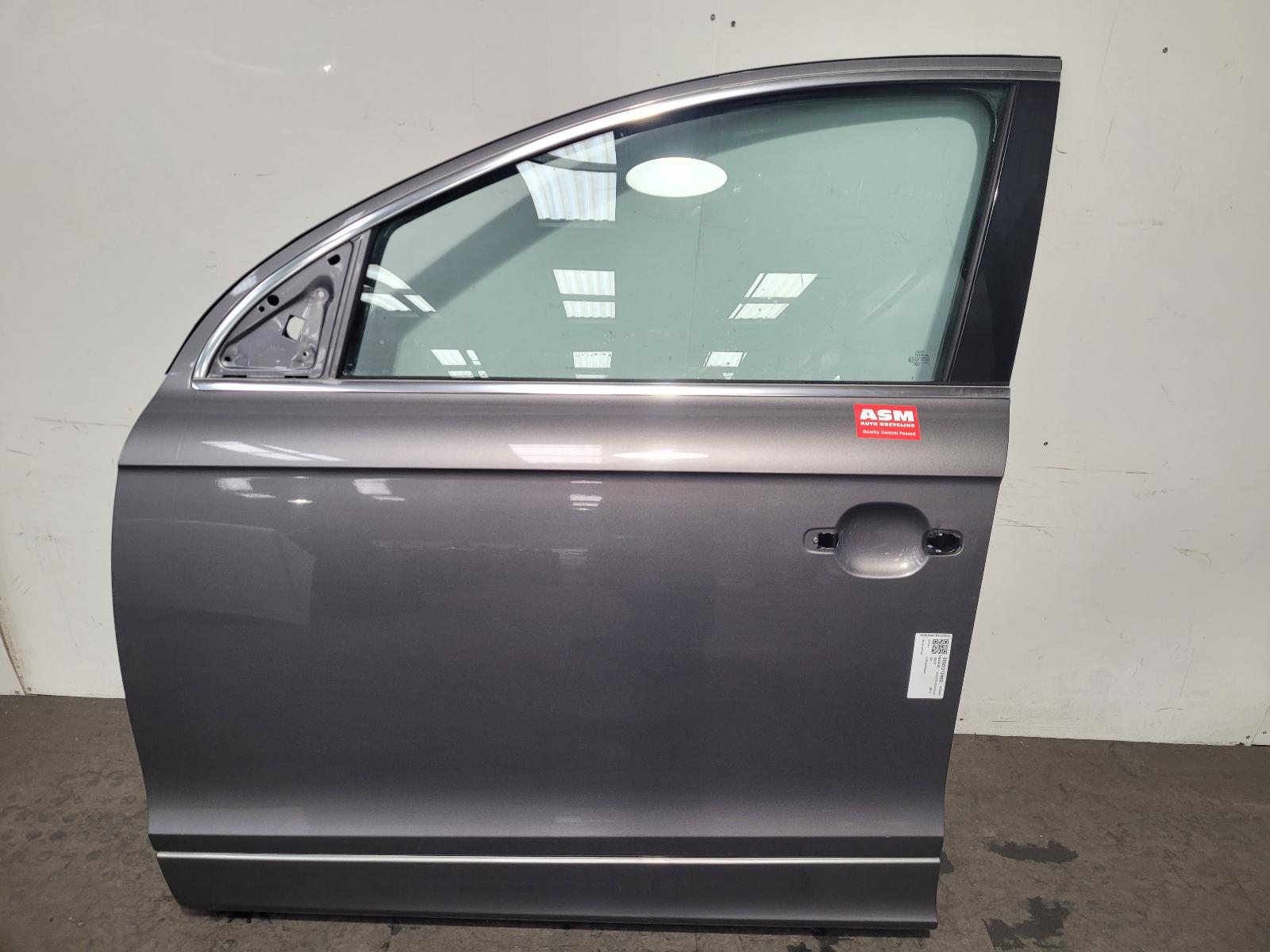 View Auto part L Front Door Audi Q7 2012