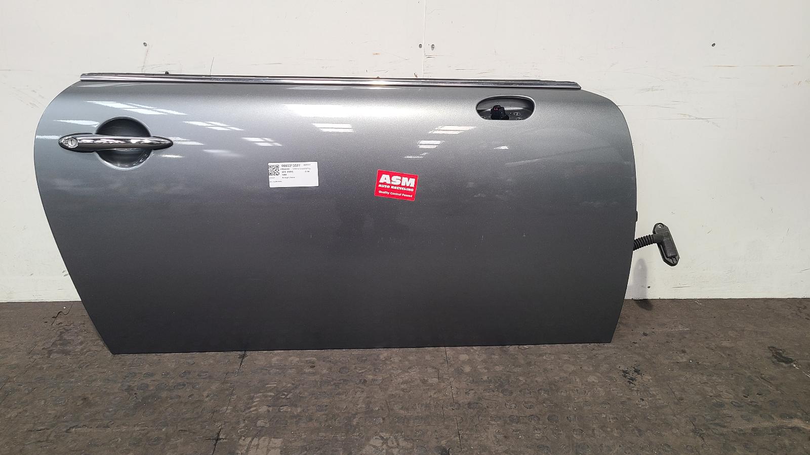 View Auto part R Front Door Mini (bmw) Mini 2004