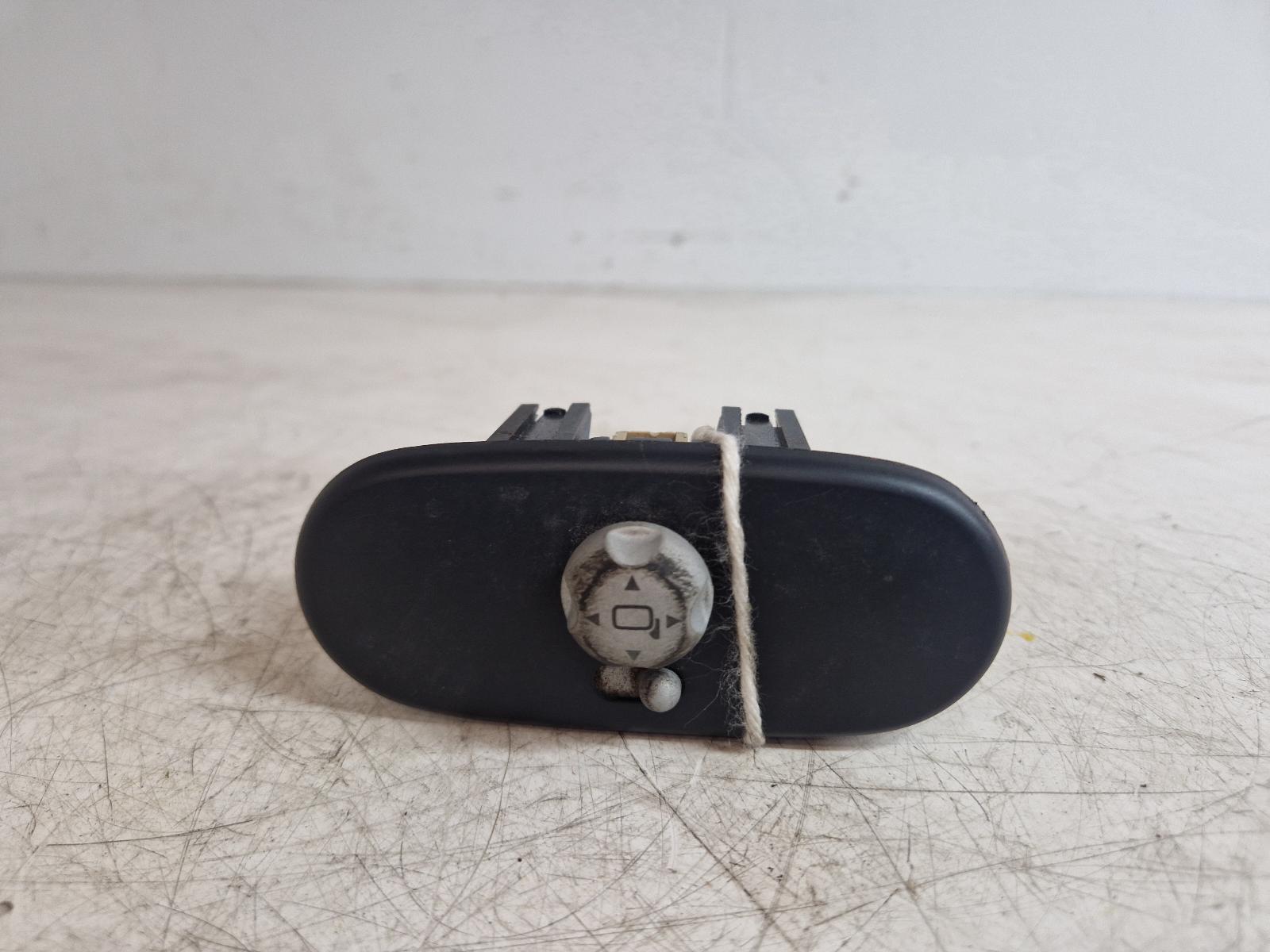 View Auto part Mirror Switch Mini (bmw) Mini 2004