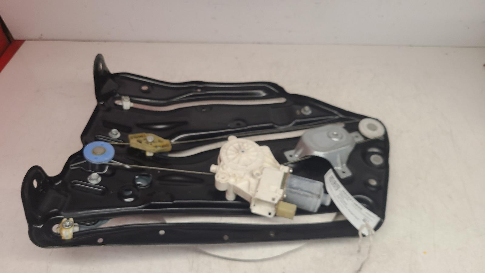 View Auto part RR Window Regulator Bmw 3 Series 2011