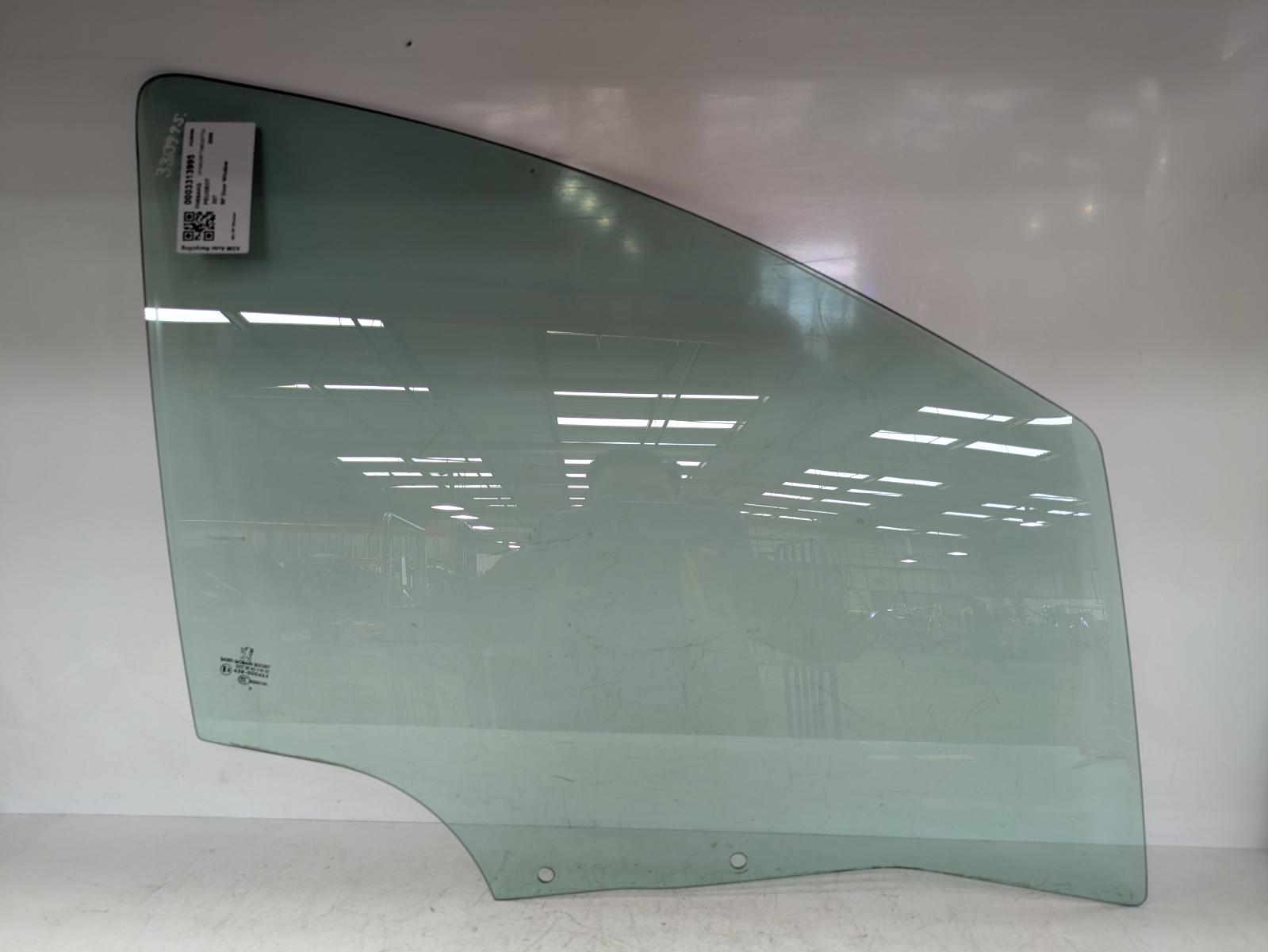 View Auto part RF Door Window Peugeot 207 2009