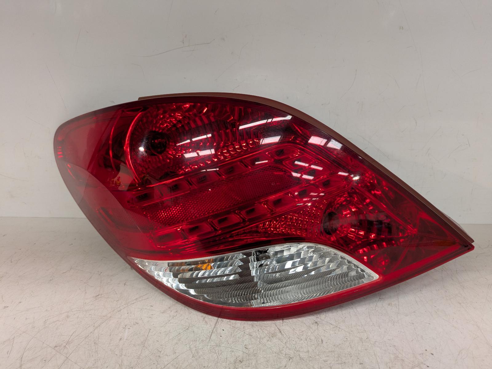 View Auto part L Taillight Peugeot 207 2009
