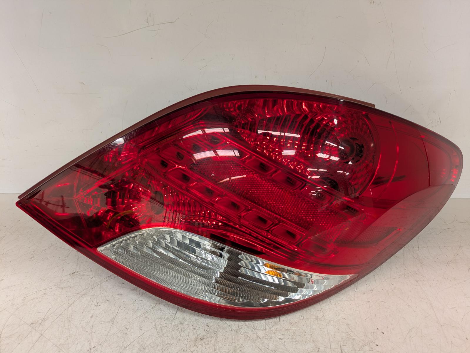 View Auto part R Taillight Peugeot 207 2009