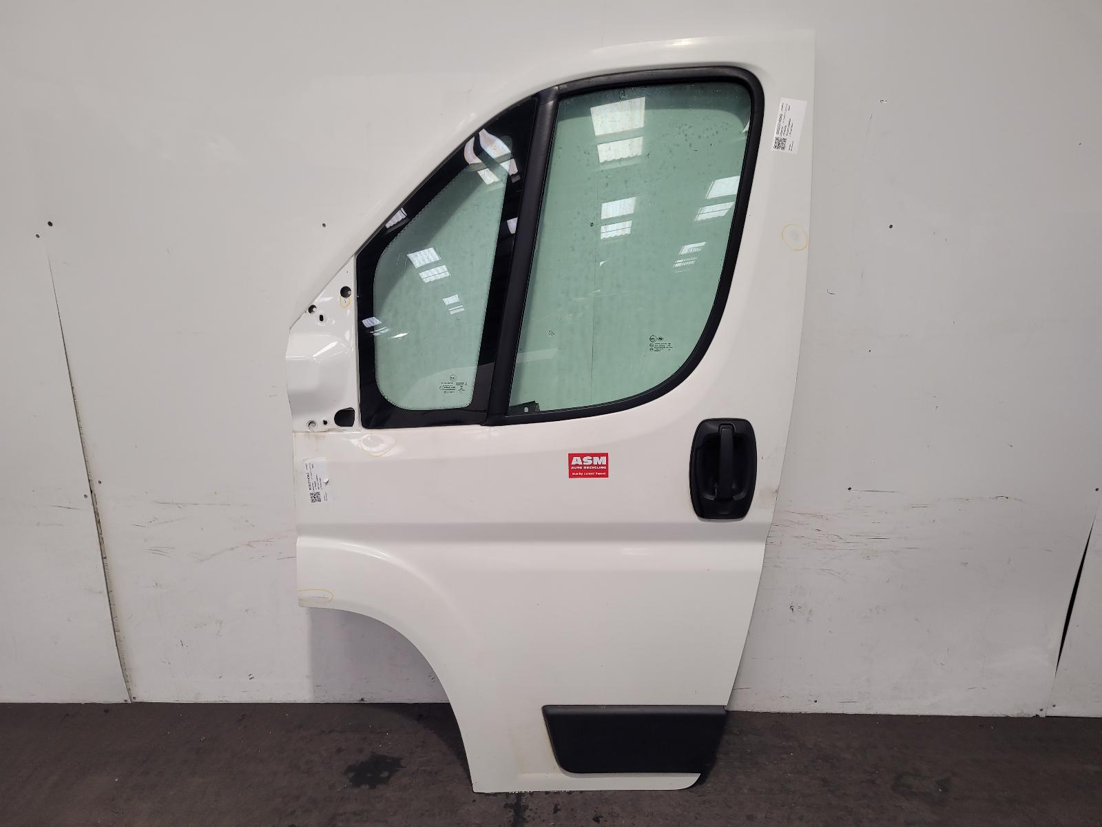 View Auto part L Front Door Citroen Relay/jumper 2020