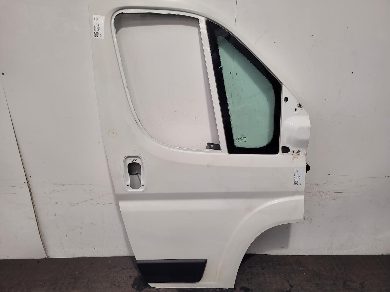 View Auto part R Front Door Citroen Relay/jumper 2020
