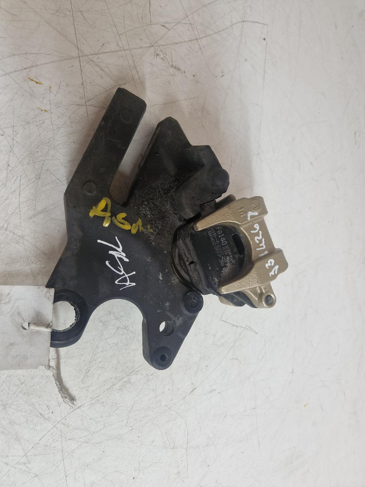 View Auto part Caliper Triumph Tiger 800 2012