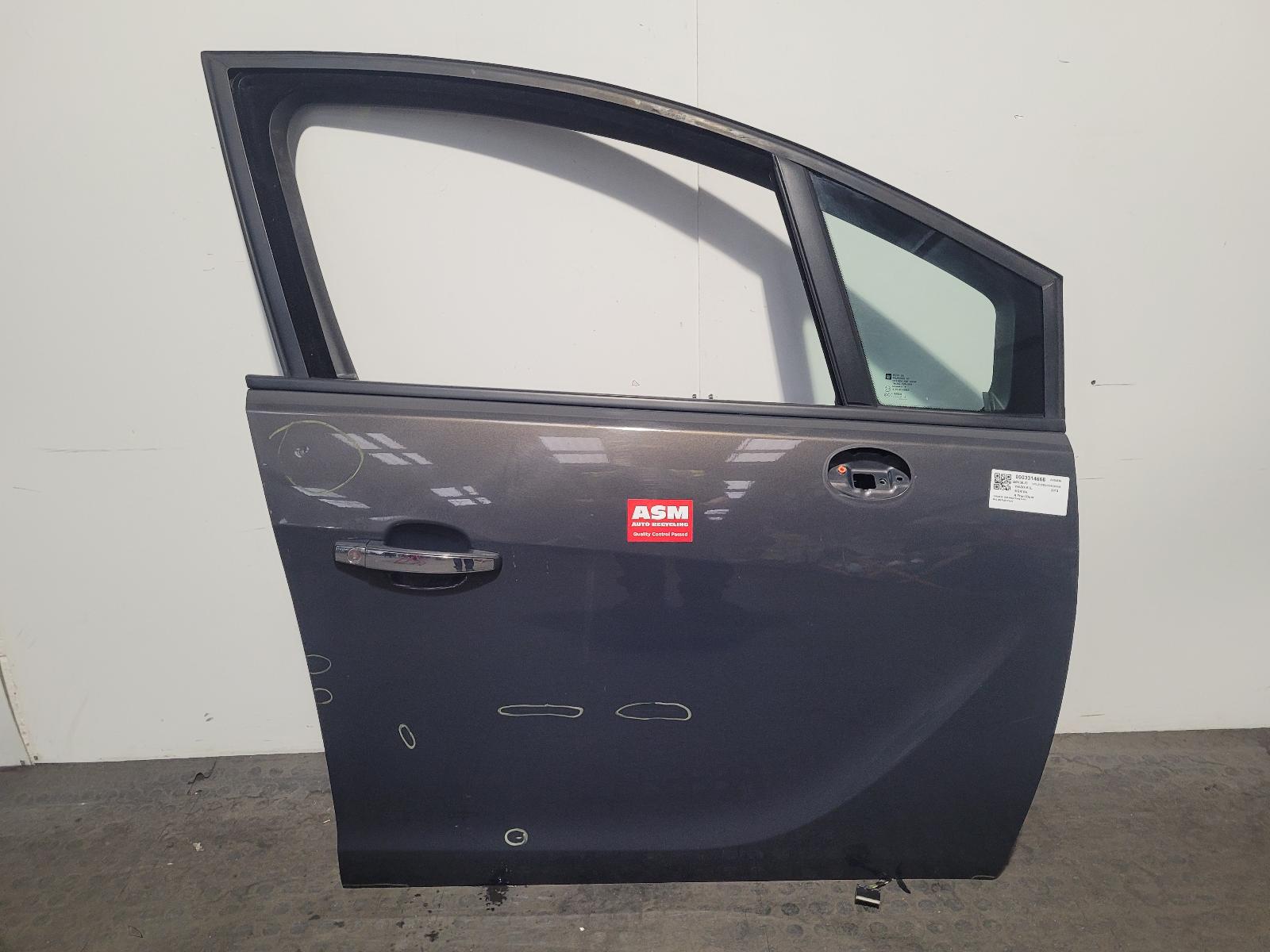 View Auto part R Front Door Vauxhall Meriva 2013