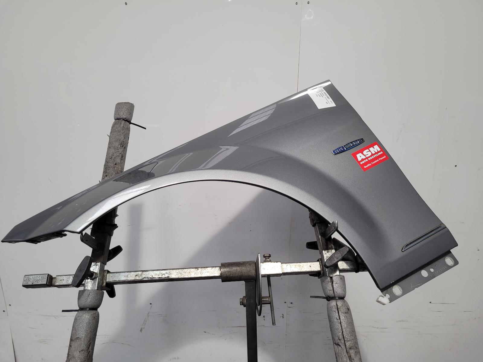 View Auto part L Wing Mercedes C Class 2009