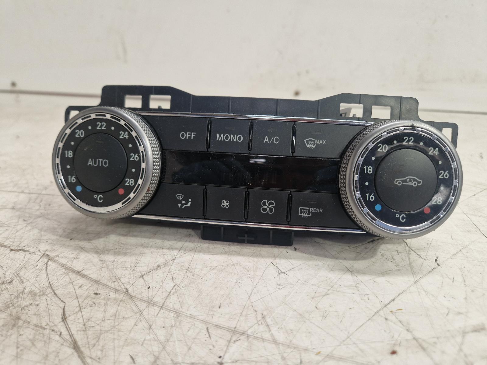 View Auto part Heater/AC Controller Mercedes C Class 2009