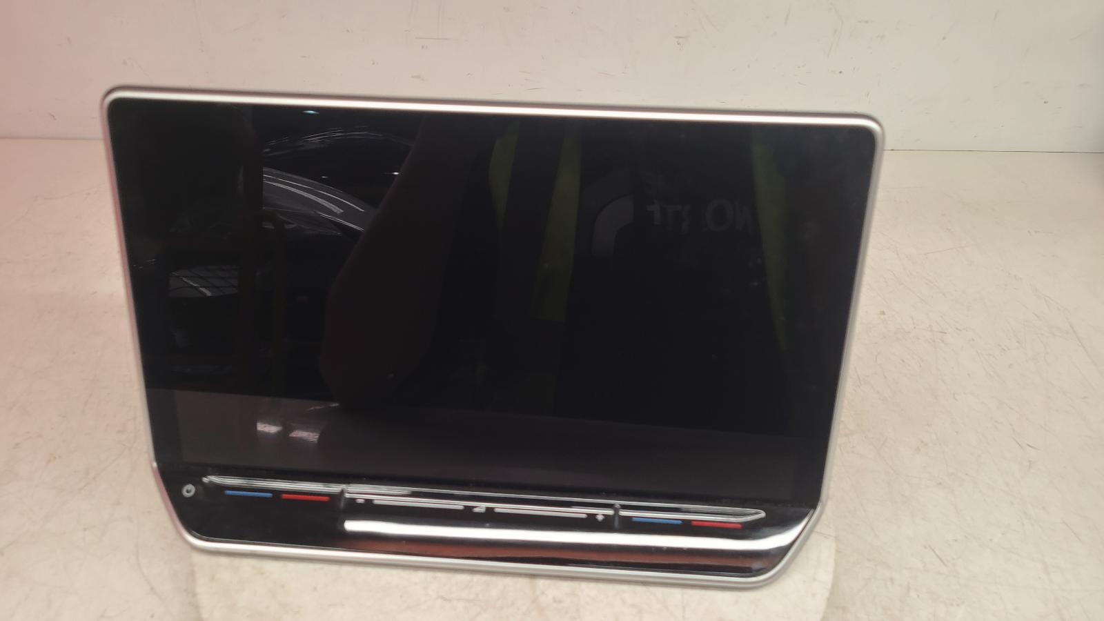 View Auto part Radio Display Volkswagen Golf 2025
