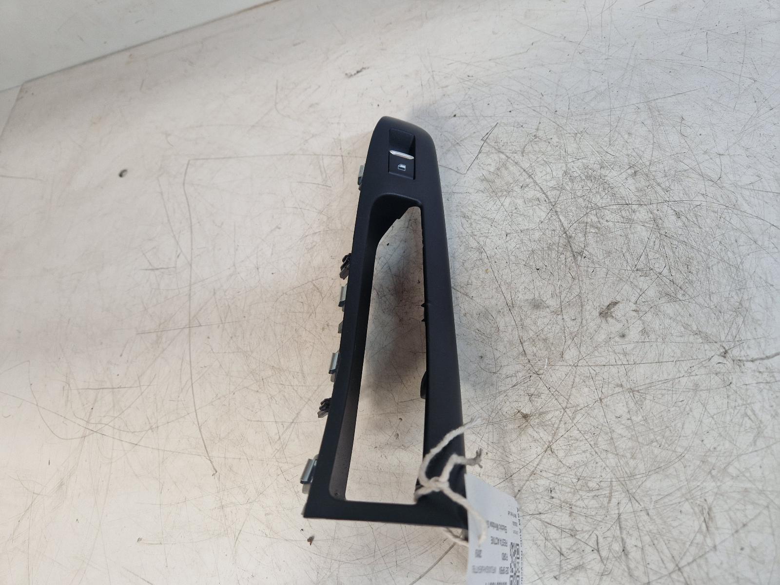 View Auto part Elect. Window Switch Ford Fiesta Active 2019