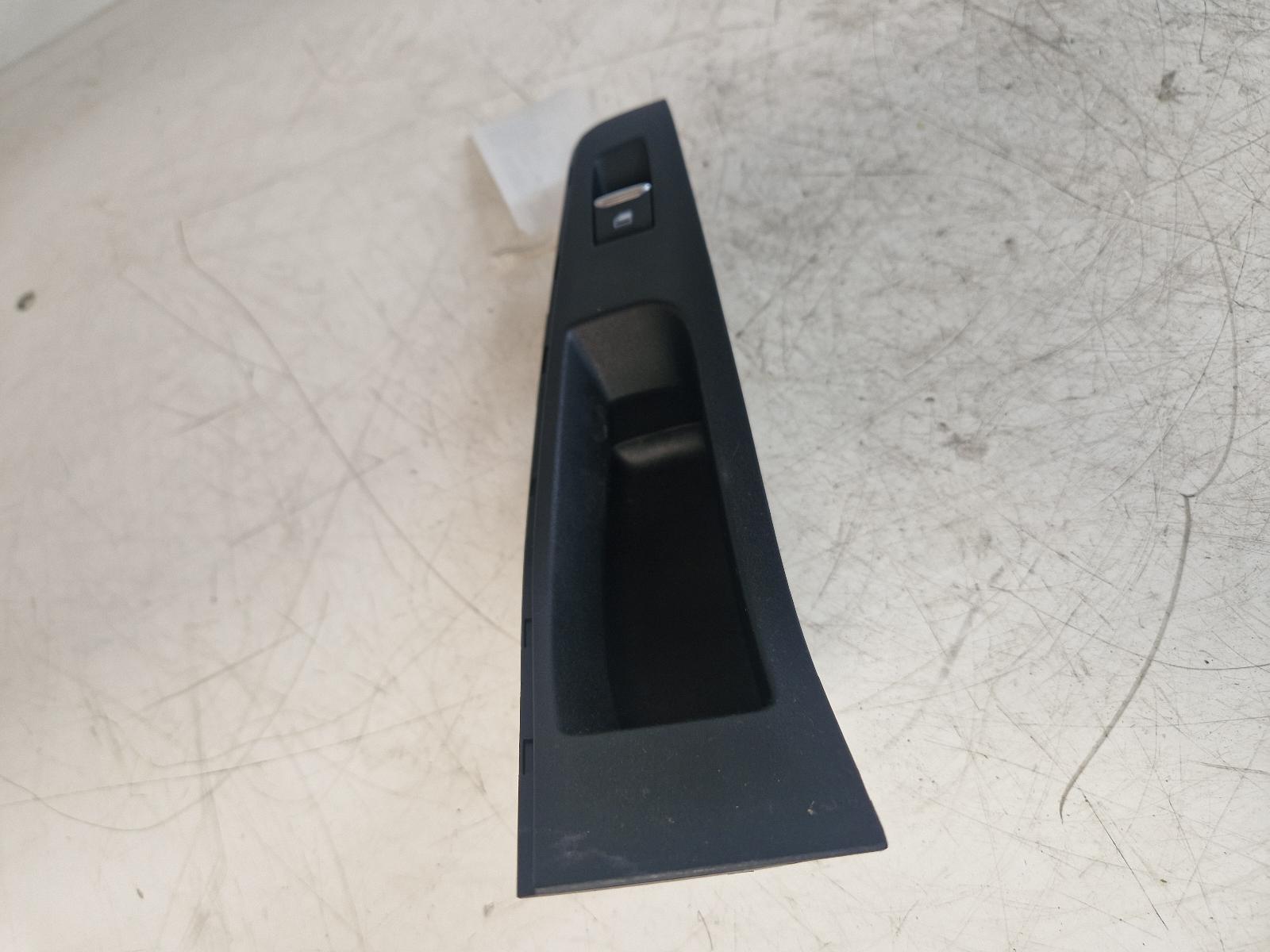 View Auto part Elect. Window Switch Ford Fiesta Active 2019