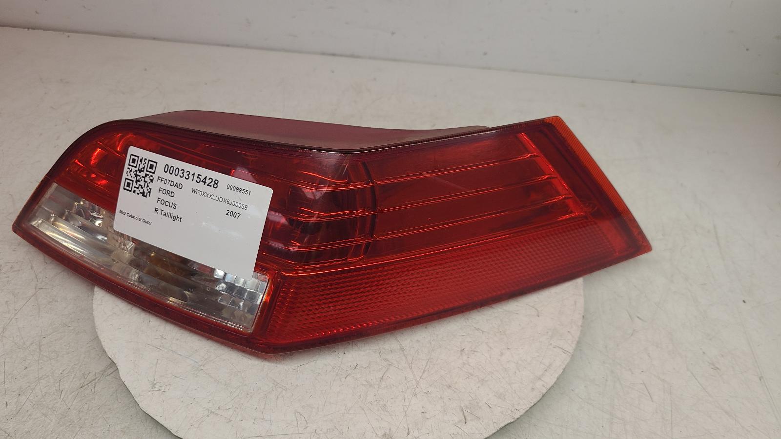 View Auto part R Taillight Ford Focus 2007