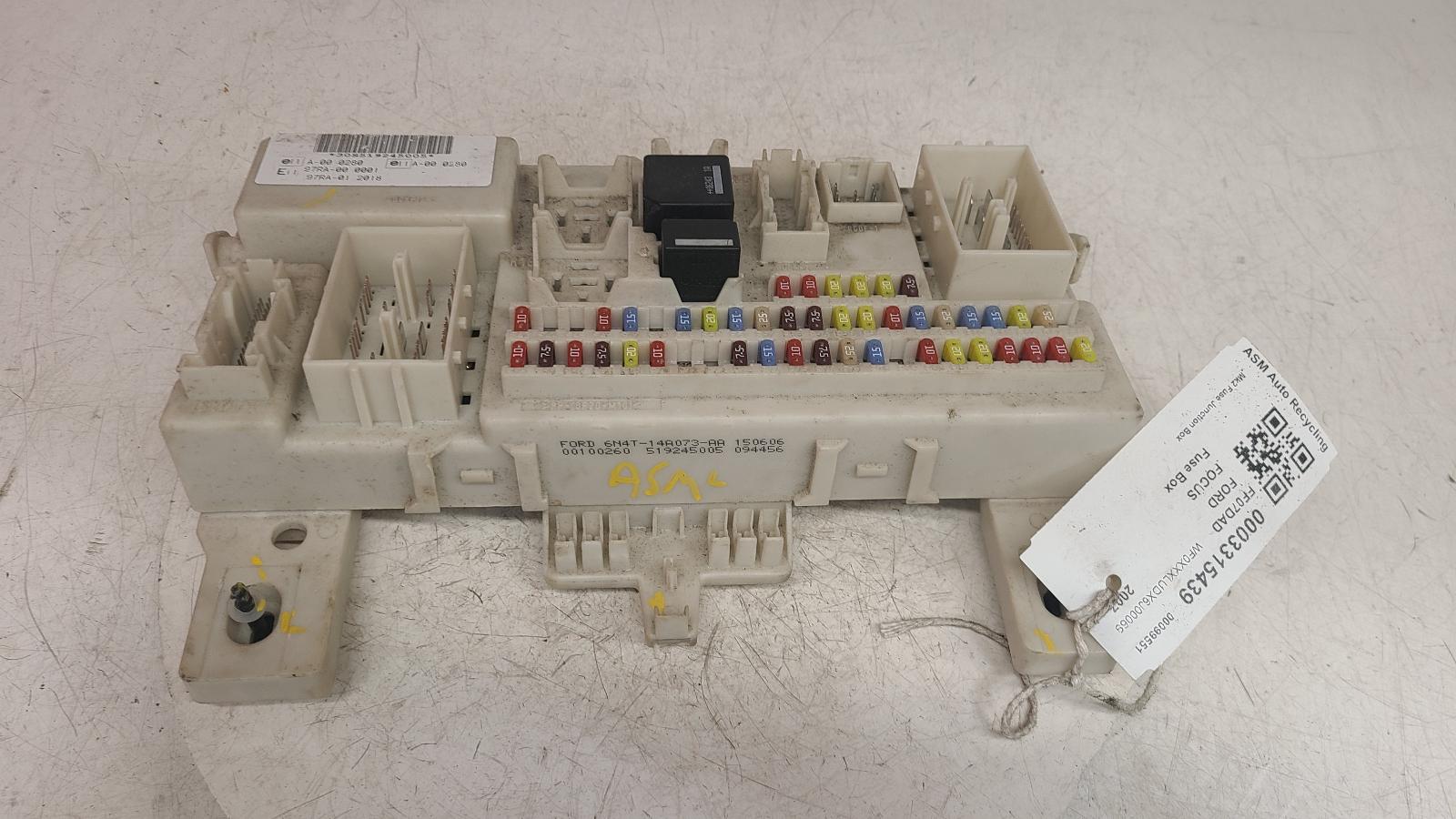 View Auto part Fuse Box Ford Focus 2007