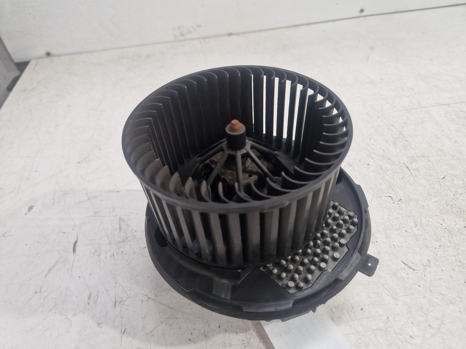 View Auto part Heater Motor/Assembly Volkswagen Scirocco 2010