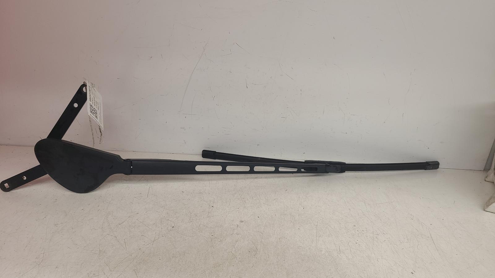 View Auto part Wiper Arm Mercedes C Class 2007