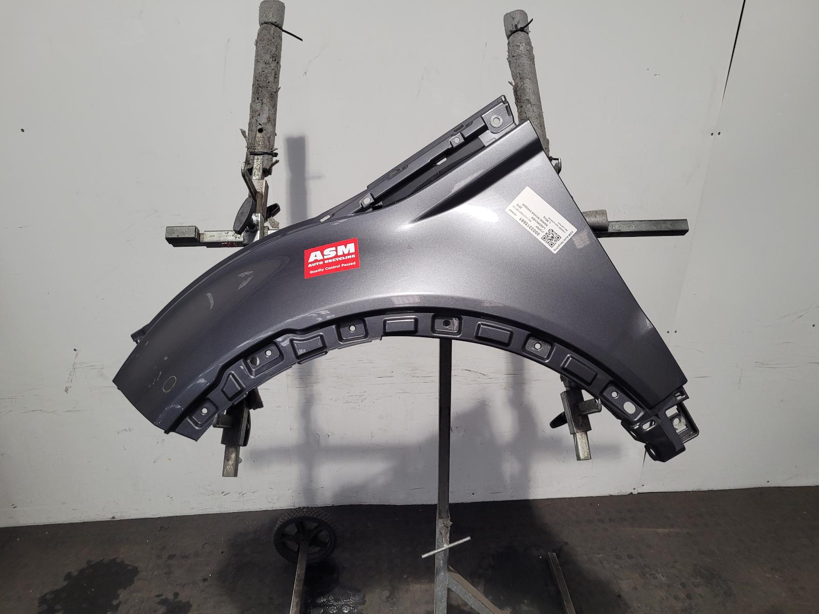 View Auto part L Wing Land Rover Range Rover Evoque 2015