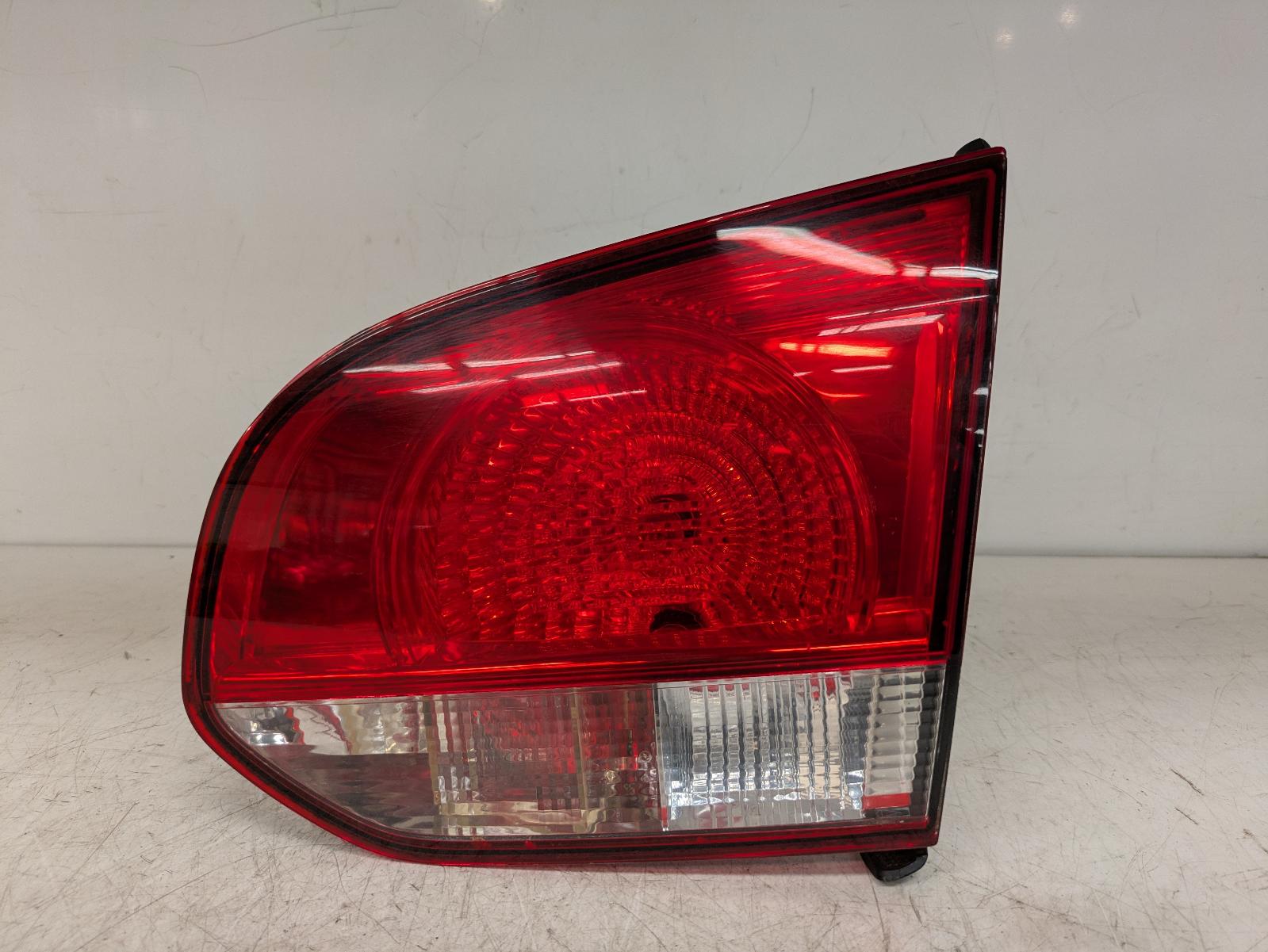 View Auto part R Taillight Volkswagen Golf 2012