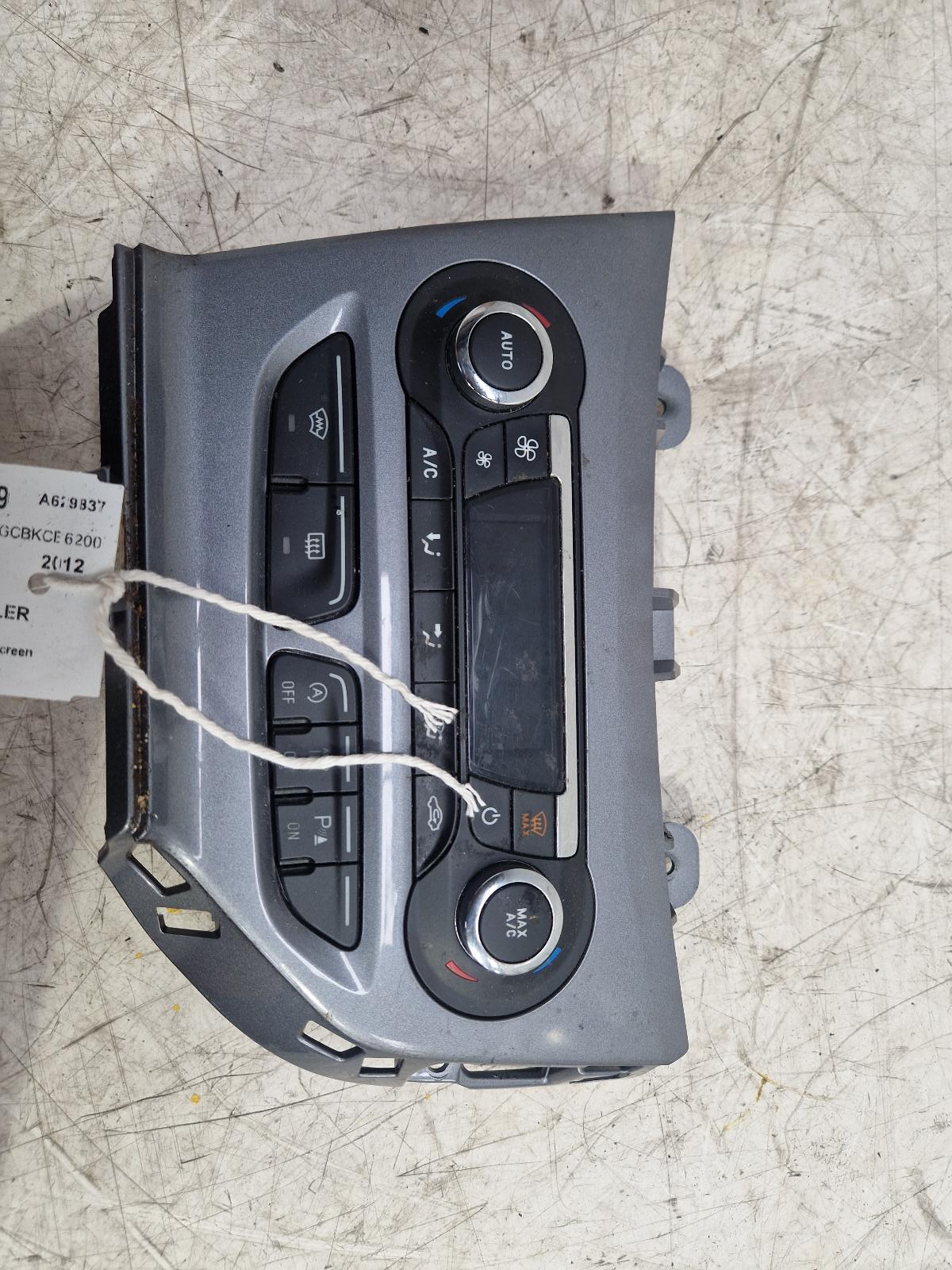 View Auto part Heater/AC Controller Ford Focus 2012