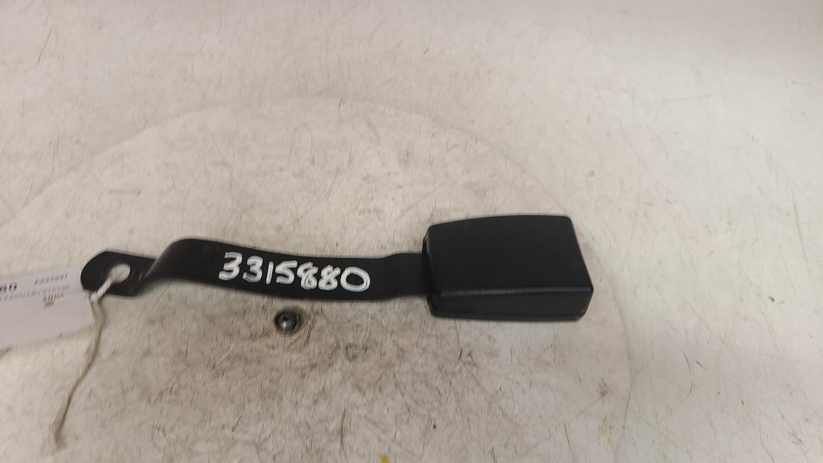 View Auto part Seat Belt Volkswagen Polo 2008