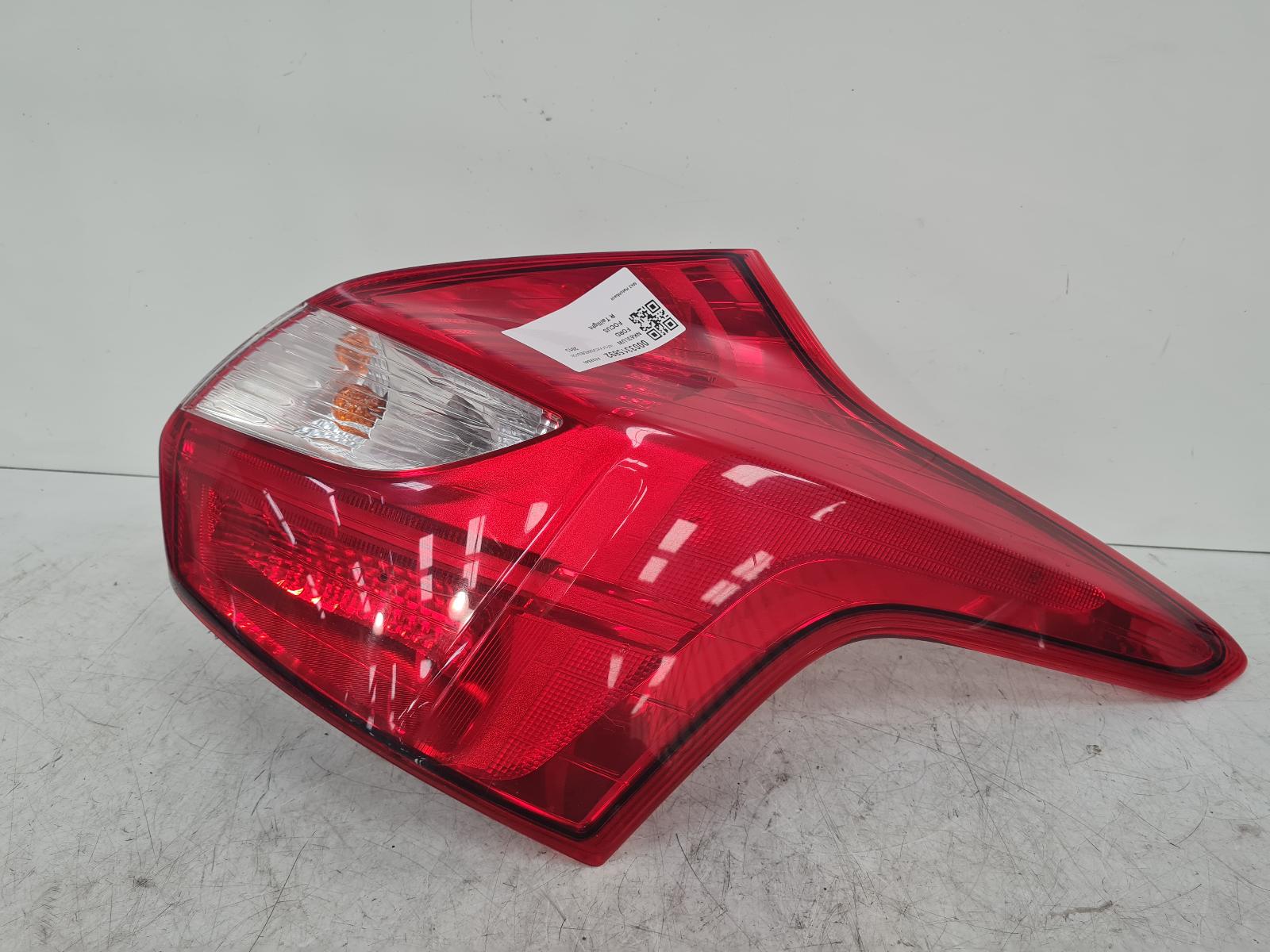 View Auto part R Taillight Ford Focus 2013