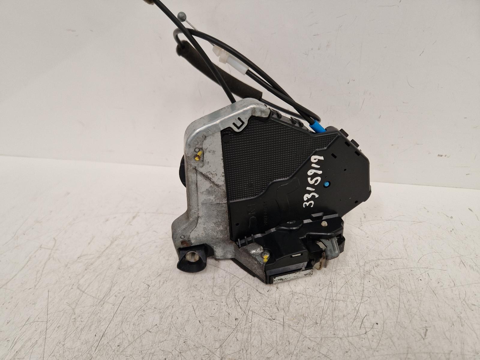 View Auto part Door Lock Assembly Toyota Avensis 2015