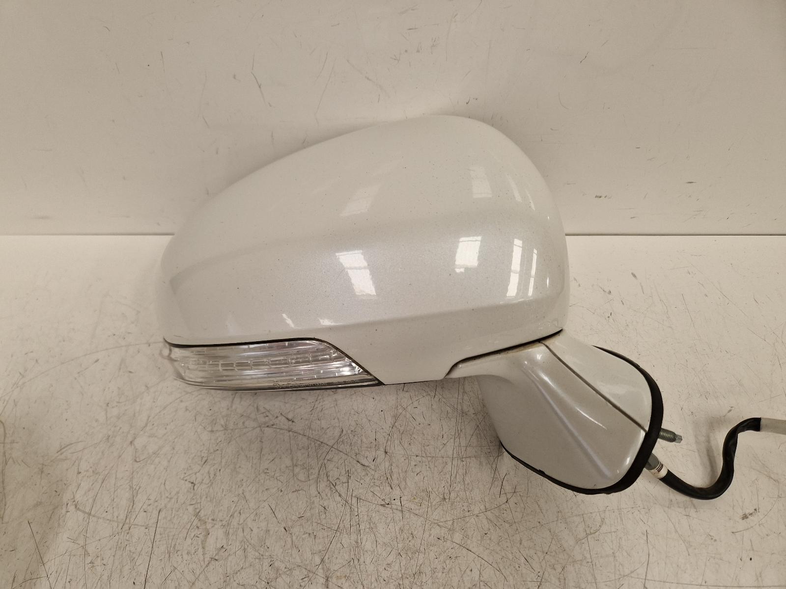 View Auto part R Door Mirror Toyota Avensis 2015