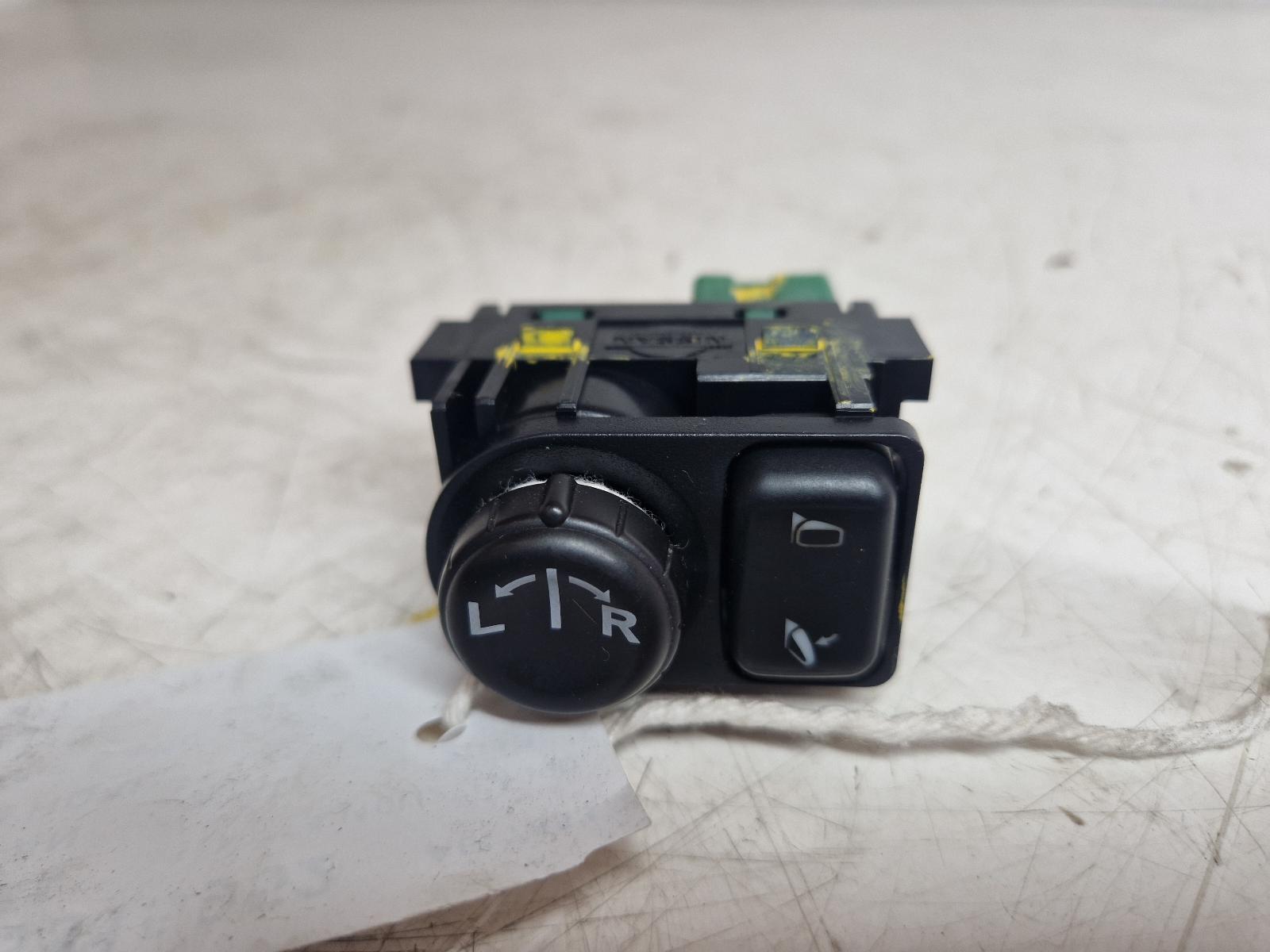 View Auto part Mirror Switch Nissan Qashqai 2013