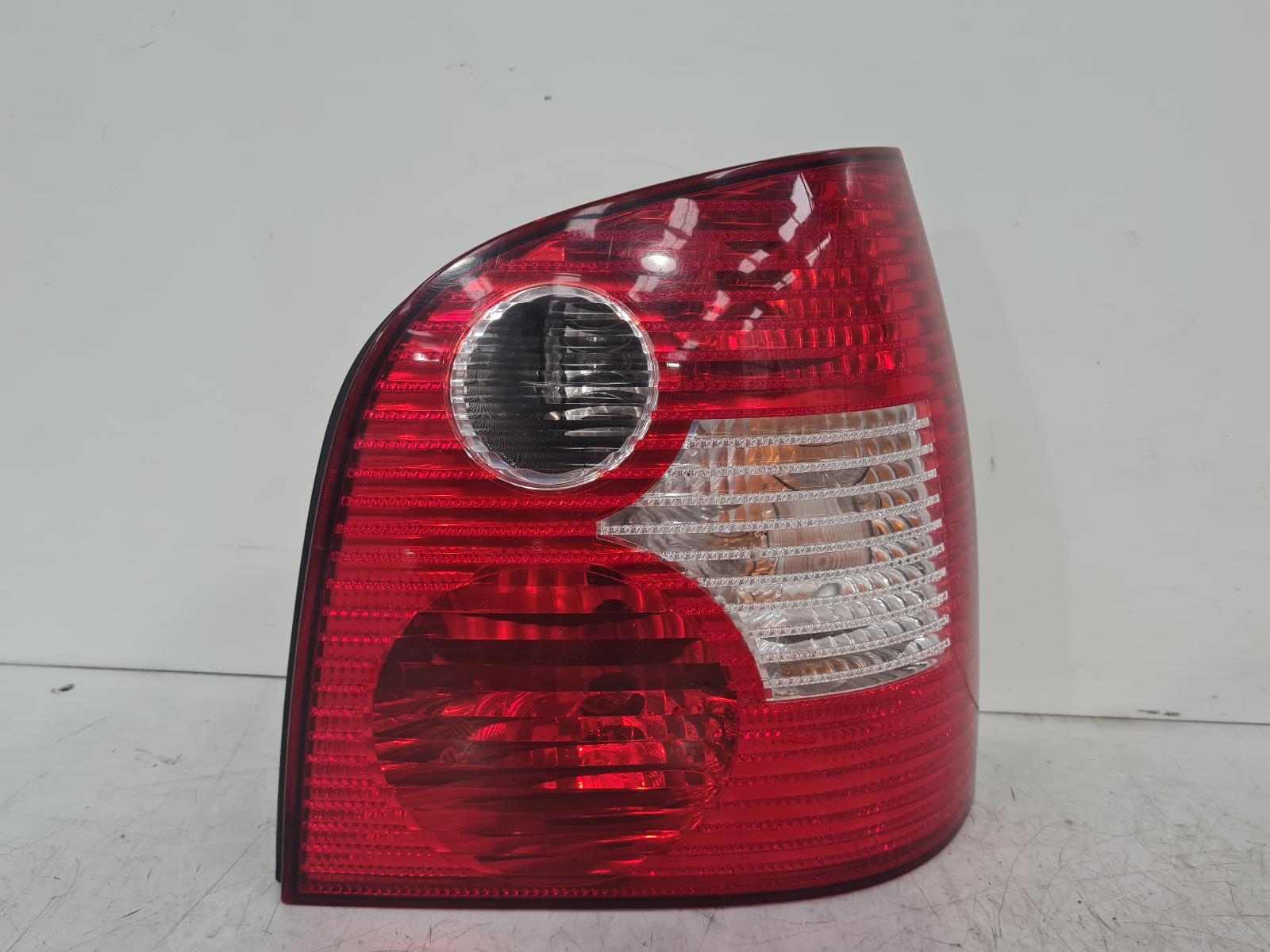 View Auto part R Taillight Volkswagen Polo 2004