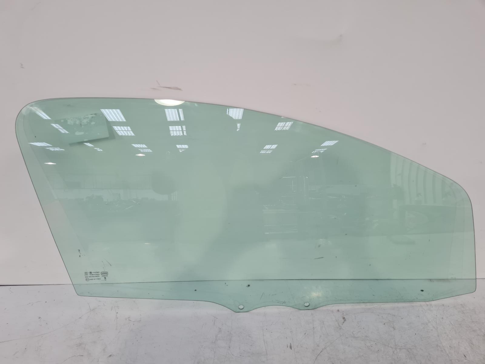 View Auto part RF Door Window Peugeot 107 2009