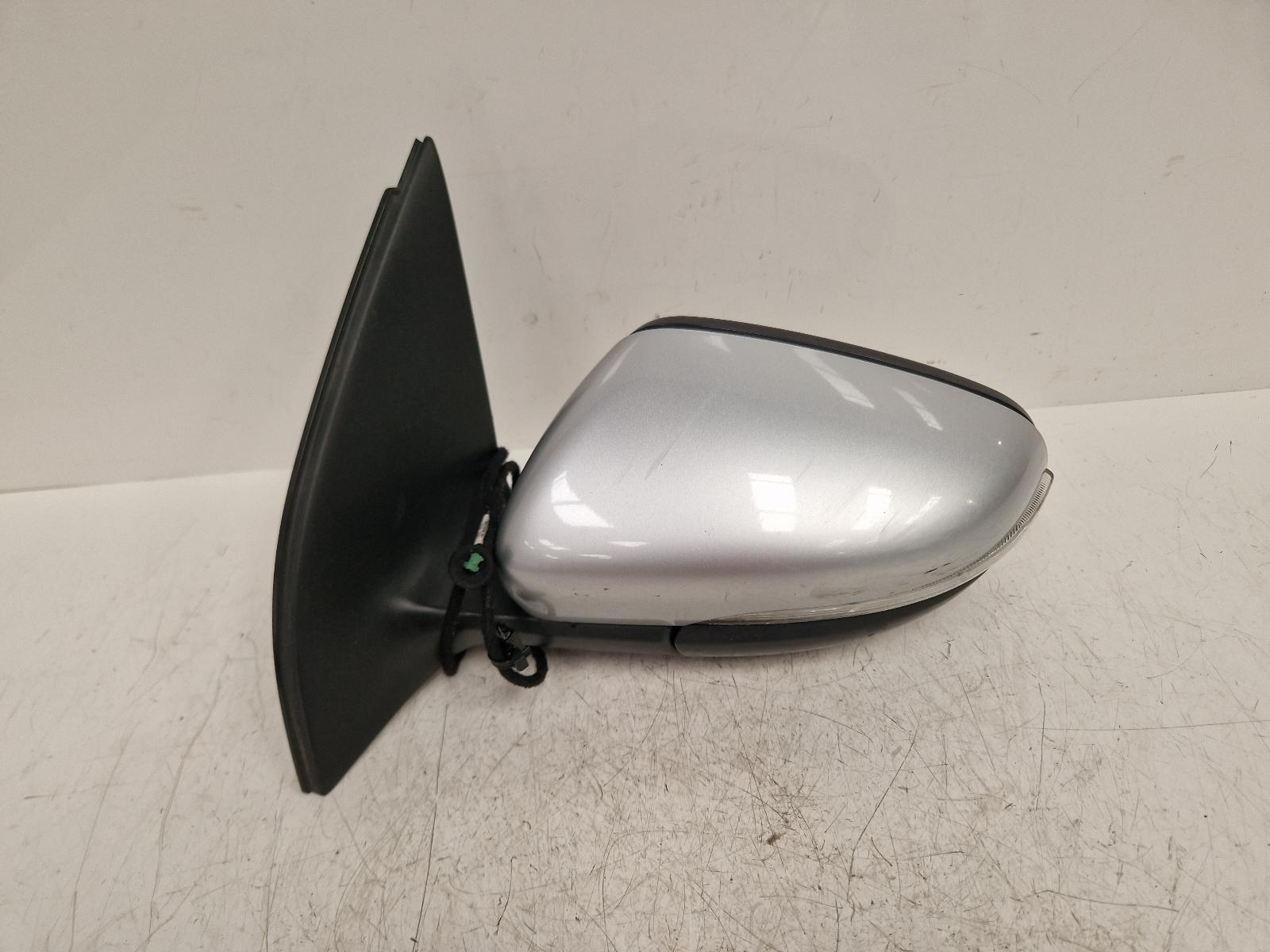 View Auto part L Door Mirror Volkswagen Golf 2009