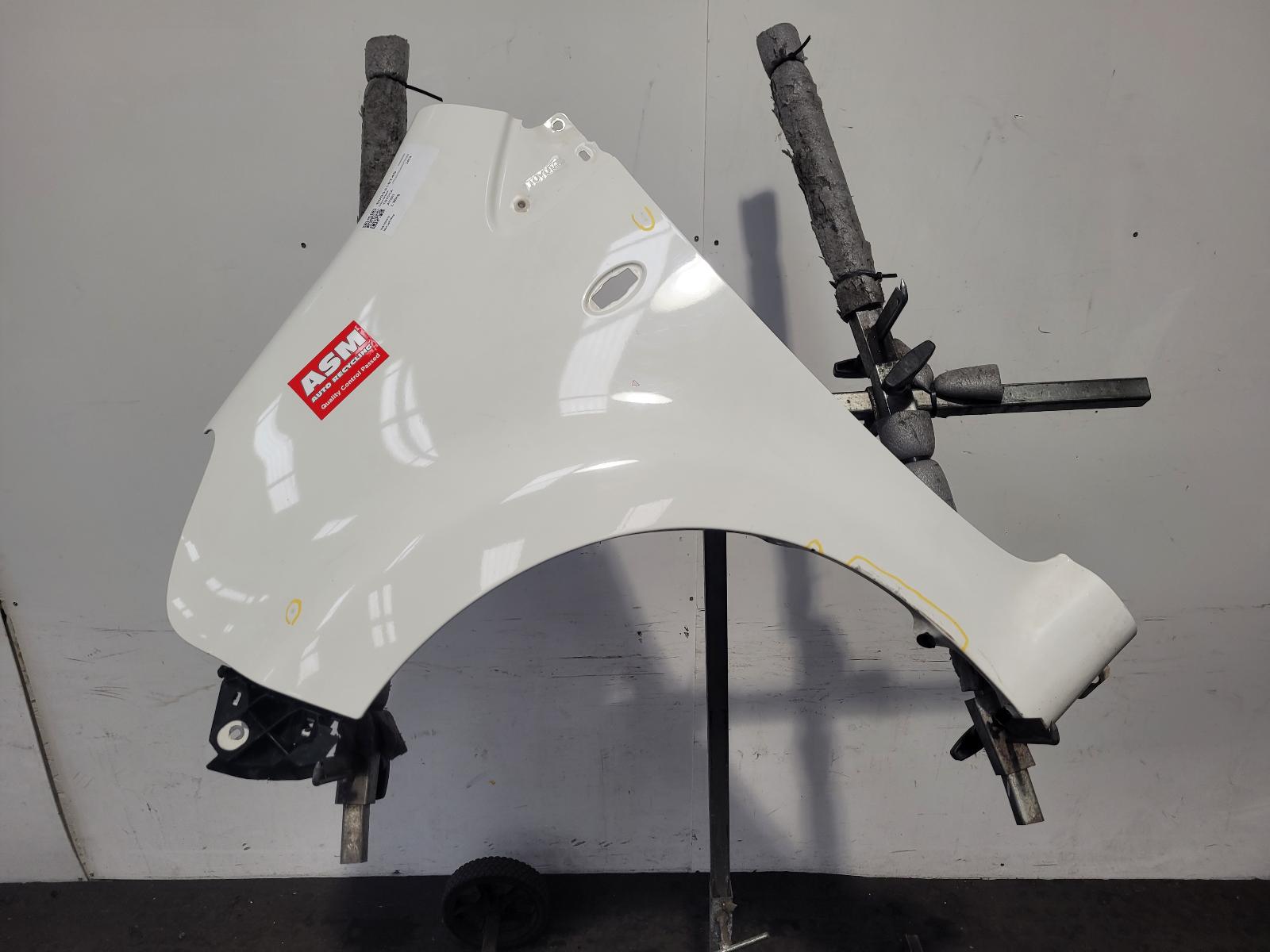 View Auto part L Wing Toyota Aygo 2014