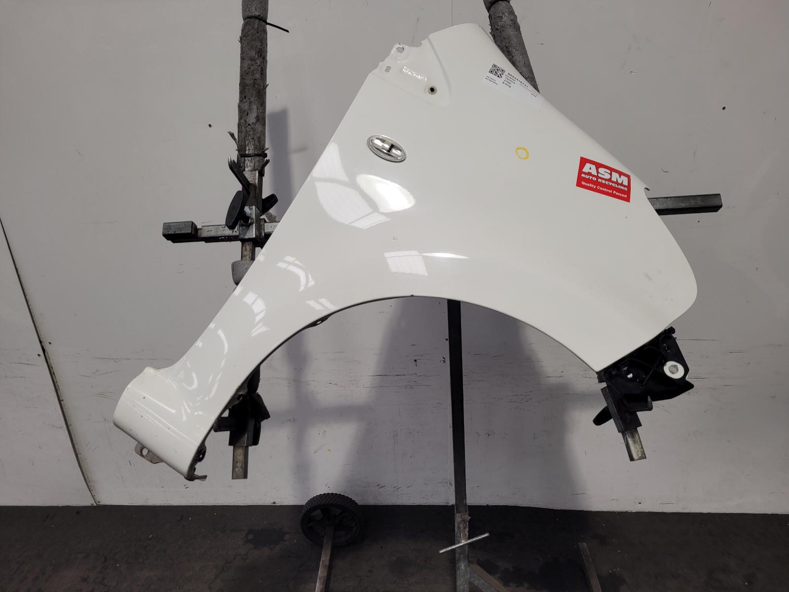 View Auto part R Wing Toyota Aygo 2014