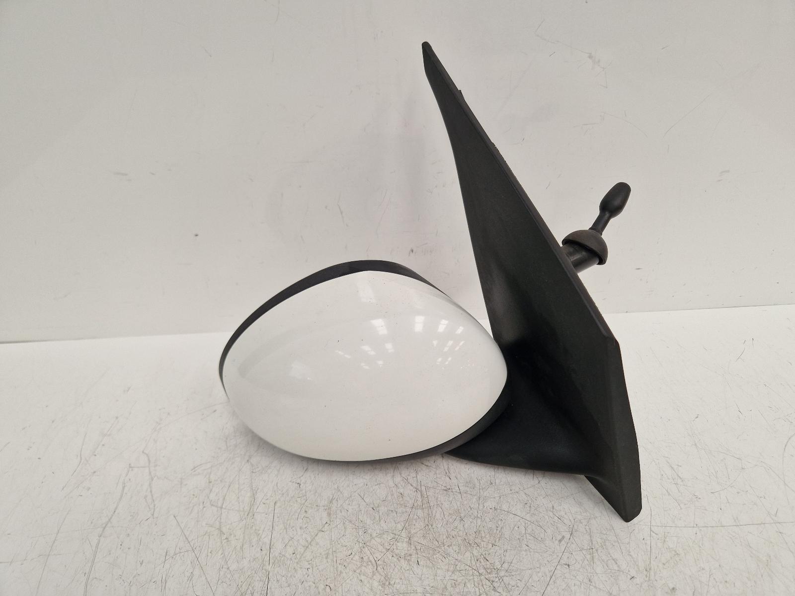 View Auto part R Door Mirror Toyota Aygo 2014