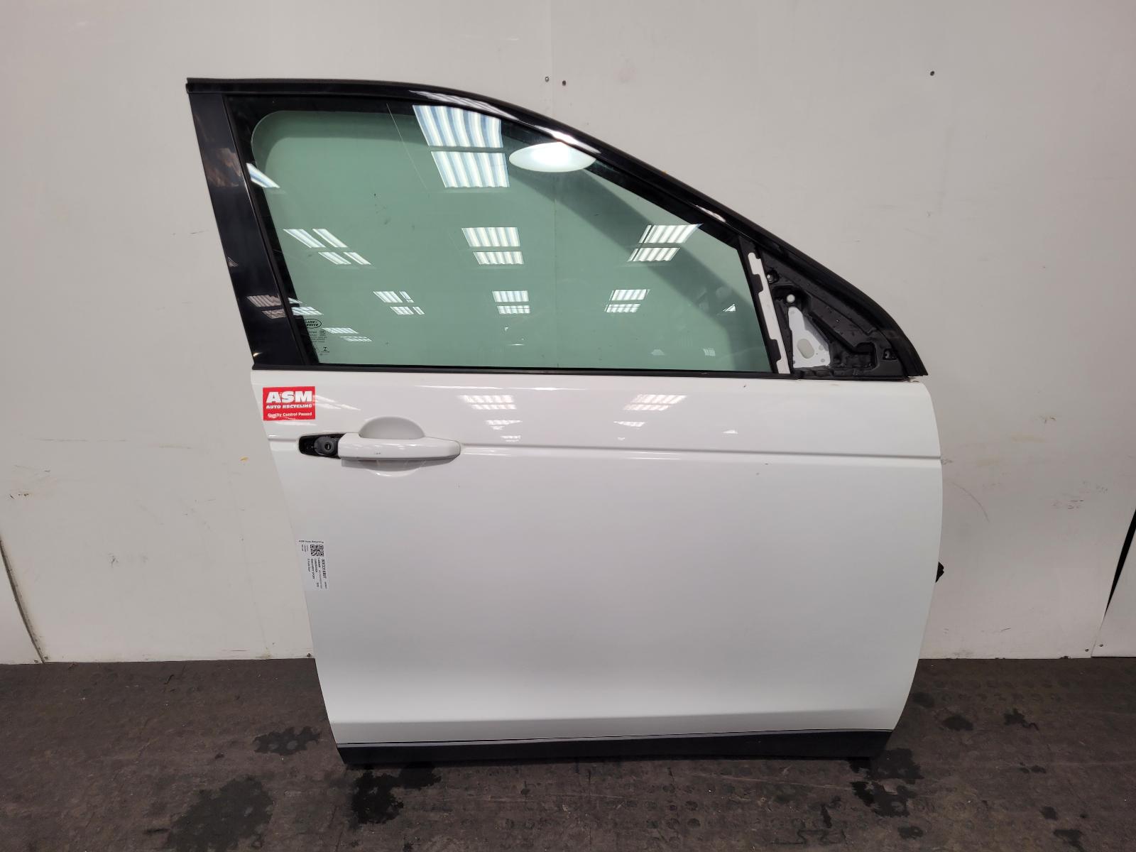 View Auto part R Front Door Land Rover Discovery Sport 2016