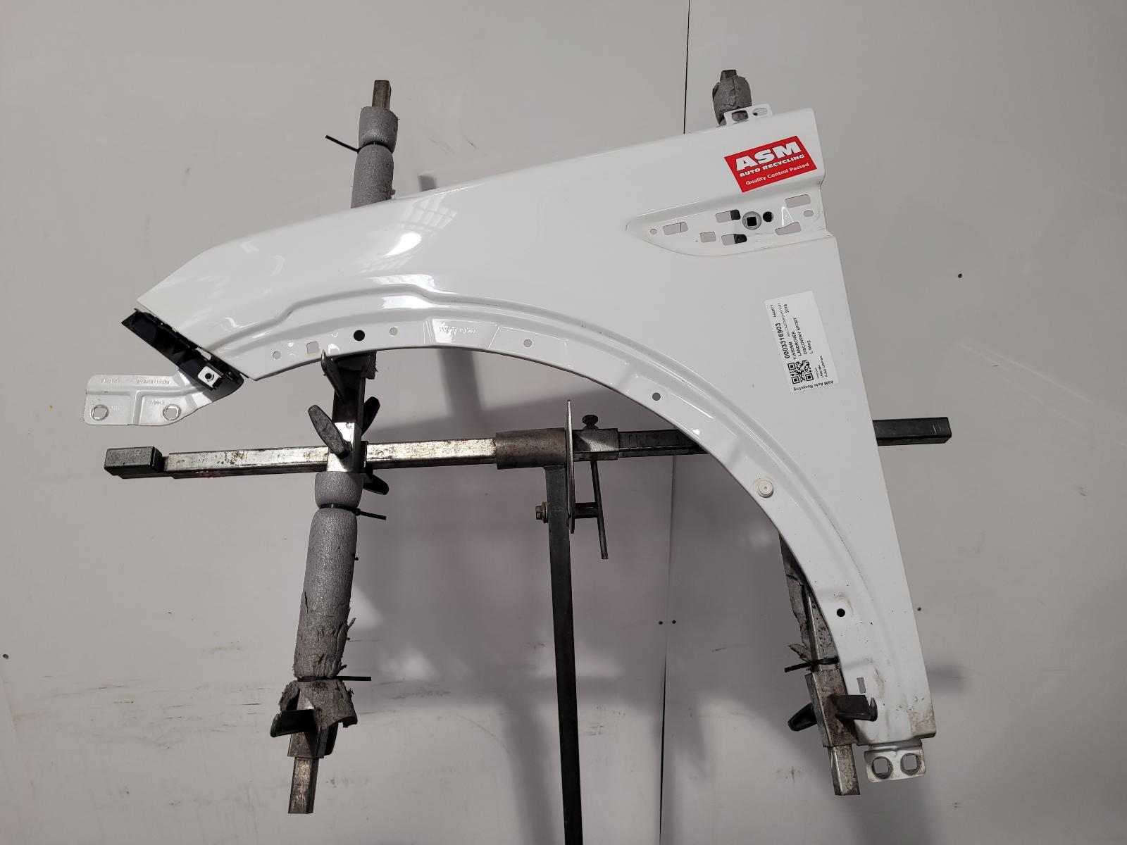 View Auto part L Wing Land Rover Discovery Sport 2016