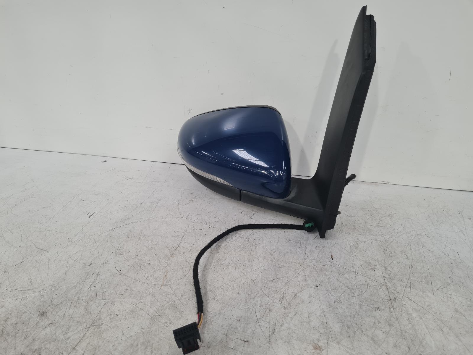View Auto part R Door Mirror Volkswagen Touran 2011