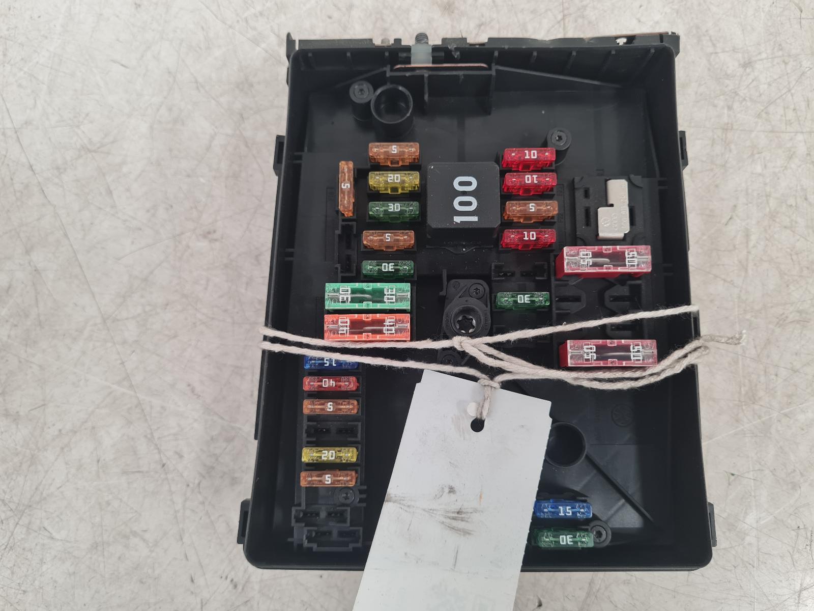 View Auto part Fuse Box Volkswagen Touran 2011