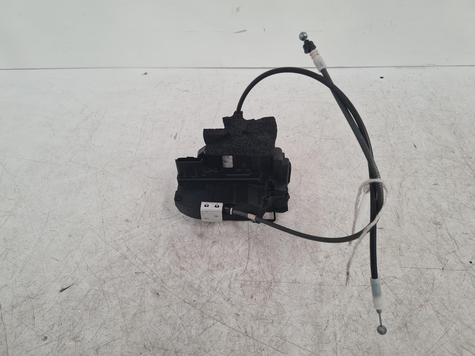 View Auto part Door Lock Assembly Nissan Juke 2012