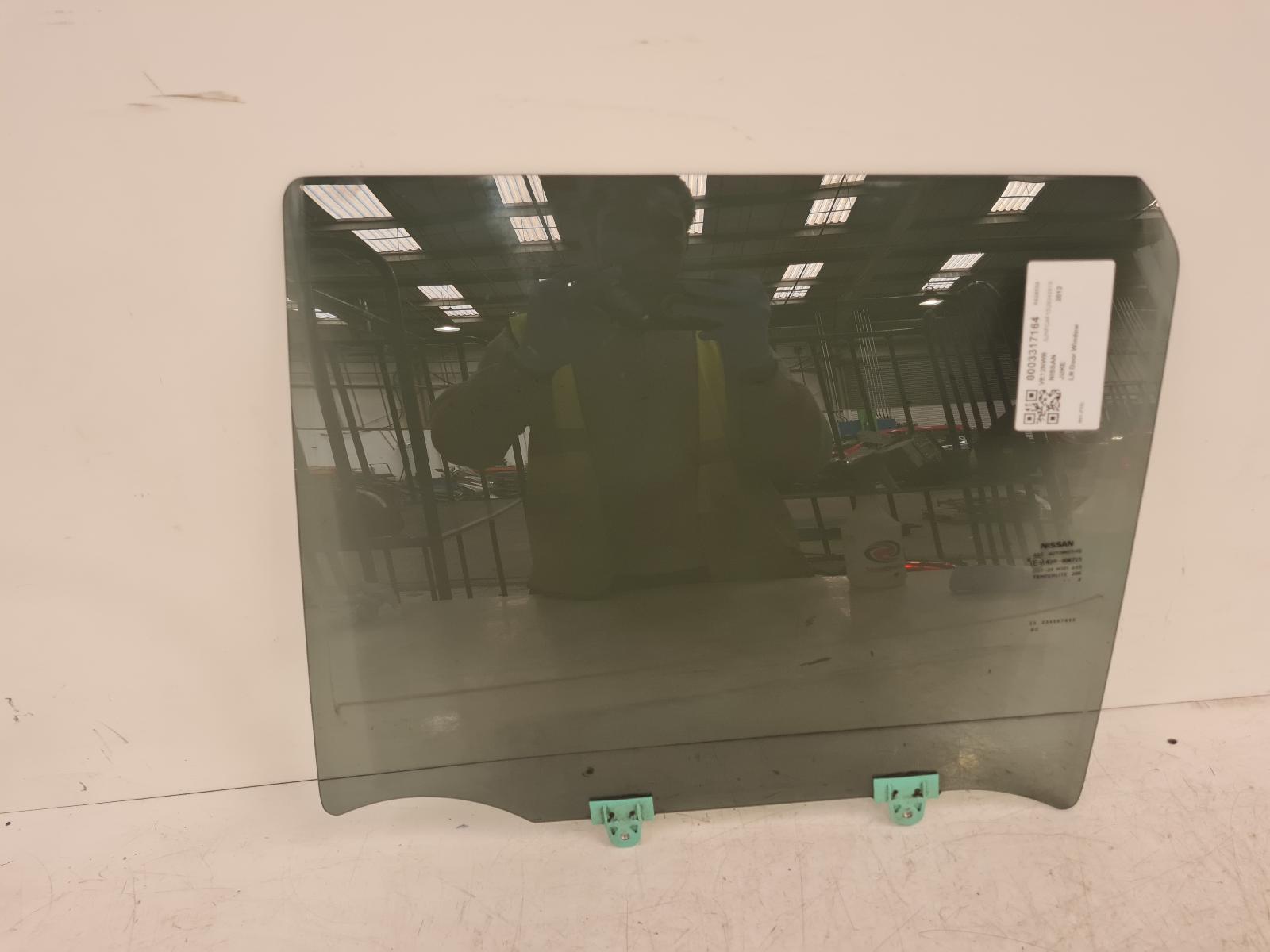 View Auto part LR Door Window Nissan Juke 2012