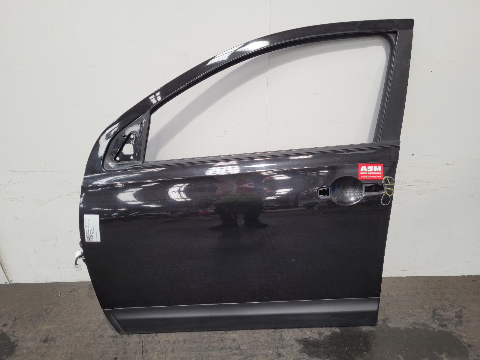 View Auto part L Front Door Nissan Qashqai 2011