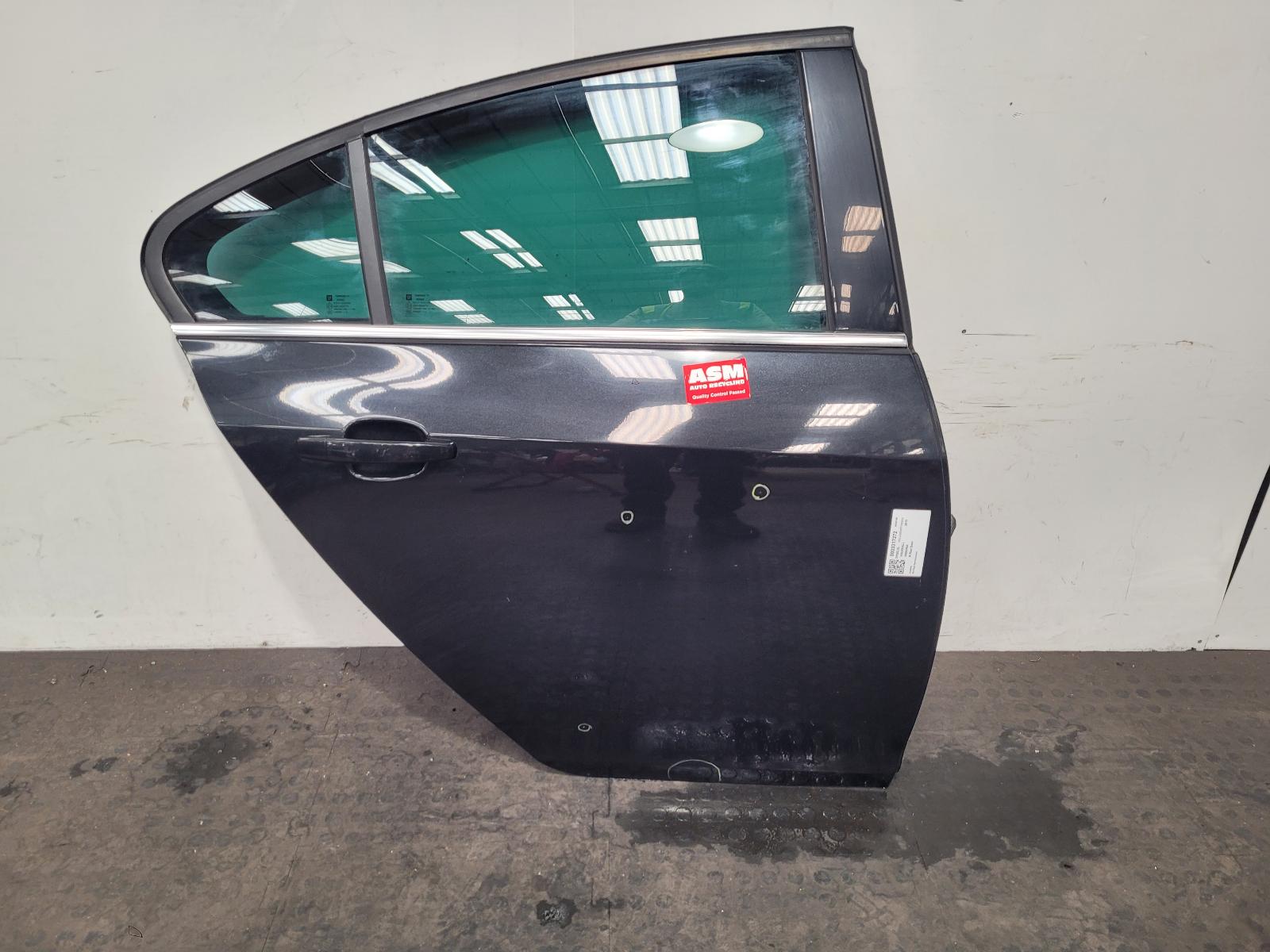 View Auto part R Rear Door Vauxhall Insignia 2015