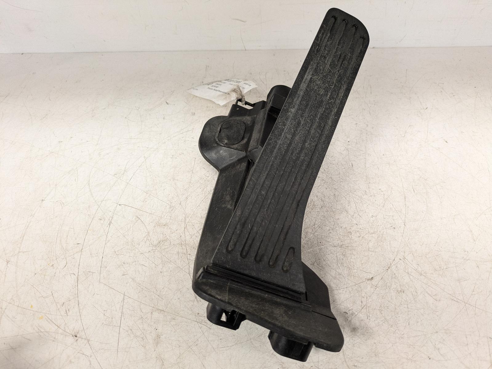 View Auto part Pedal Potentiometer Skoda Superb 2012